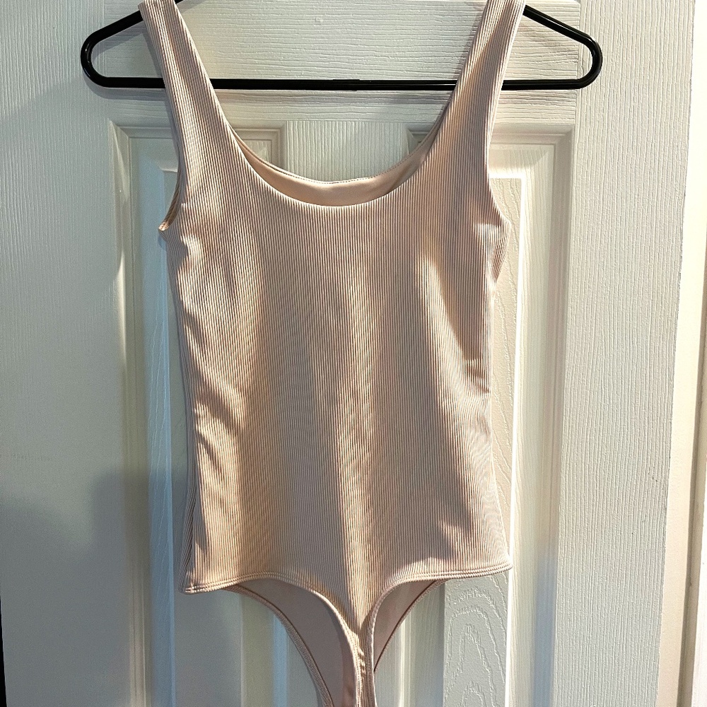 Express ribbed cream/beige bodysuit XS